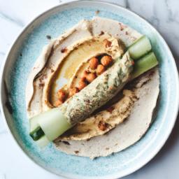 Hummuswraps med avokado och rostade grönsaker