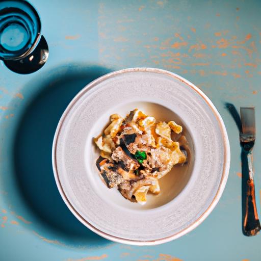 Paistettu pasta med grönsaker och skinka